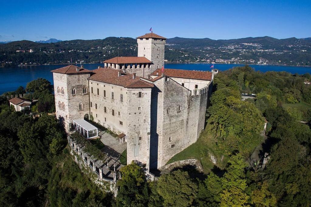 Lago Maggiore, Leggiuno, Ampio Appartamento Eksteriør bilde