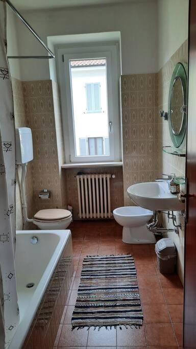 Lago Maggiore, Leggiuno, Ampio Appartamento Eksteriør bilde