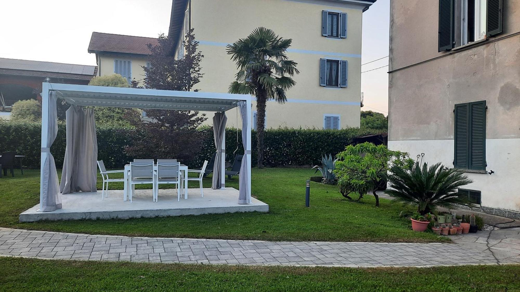 Lago Maggiore, Leggiuno, Ampio Appartamento Eksteriør bilde